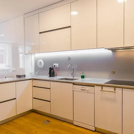 Merc Cedofeita Place * Oporto