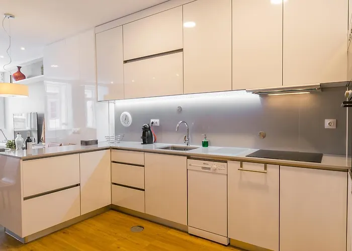 Merc Cedofeita Place * Порту