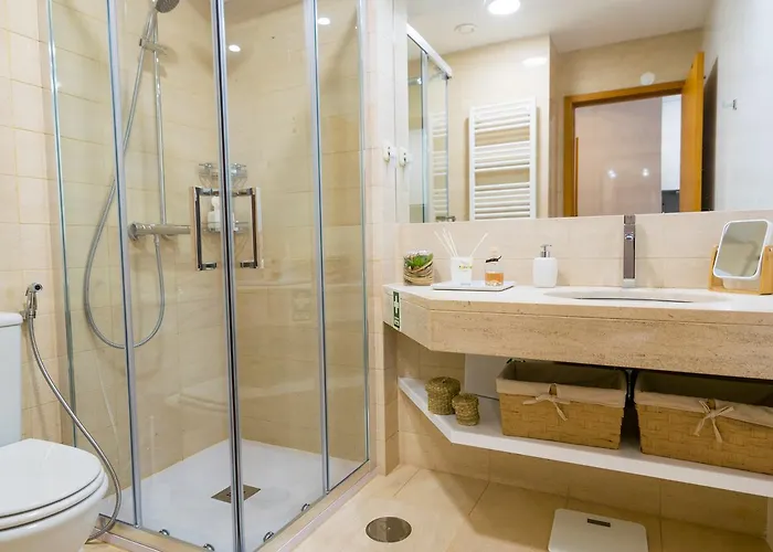 Merc Cedofeita Place Порту